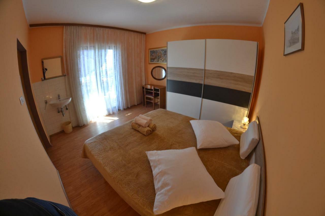 Apartman Jadranka Palit Exterior foto